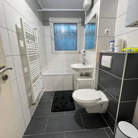 Lägenhet Gemuetliche Ferien-/monteurenwohnung In *