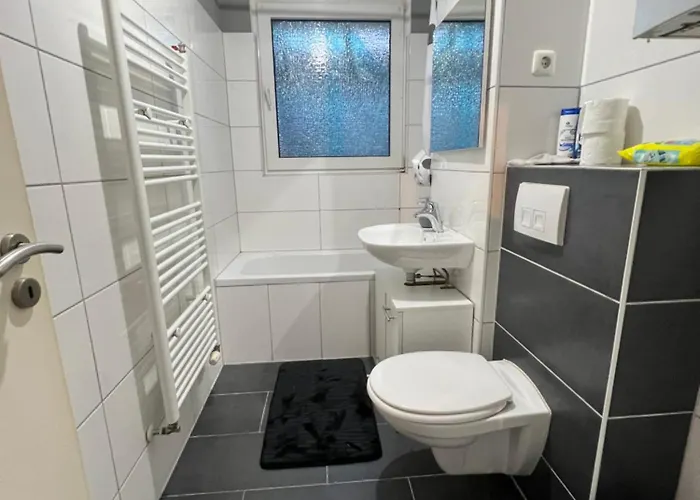 Lägenhet Gemuetliche Ferien-/monteurenwohnung In *